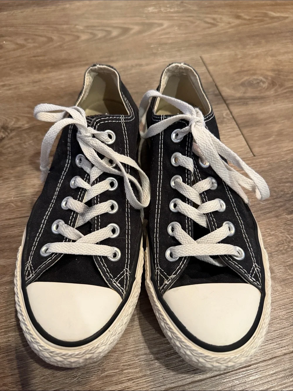 Converse Black and White Low Top Canvas Sneakers Size 7